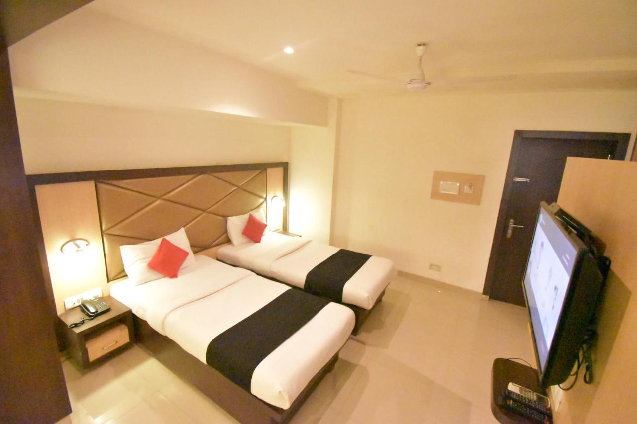 Hotel Everest Lodging Nova Bombaim Exterior foto