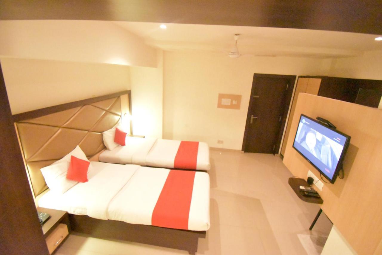 Hotel Everest Lodging Nova Bombaim Exterior foto