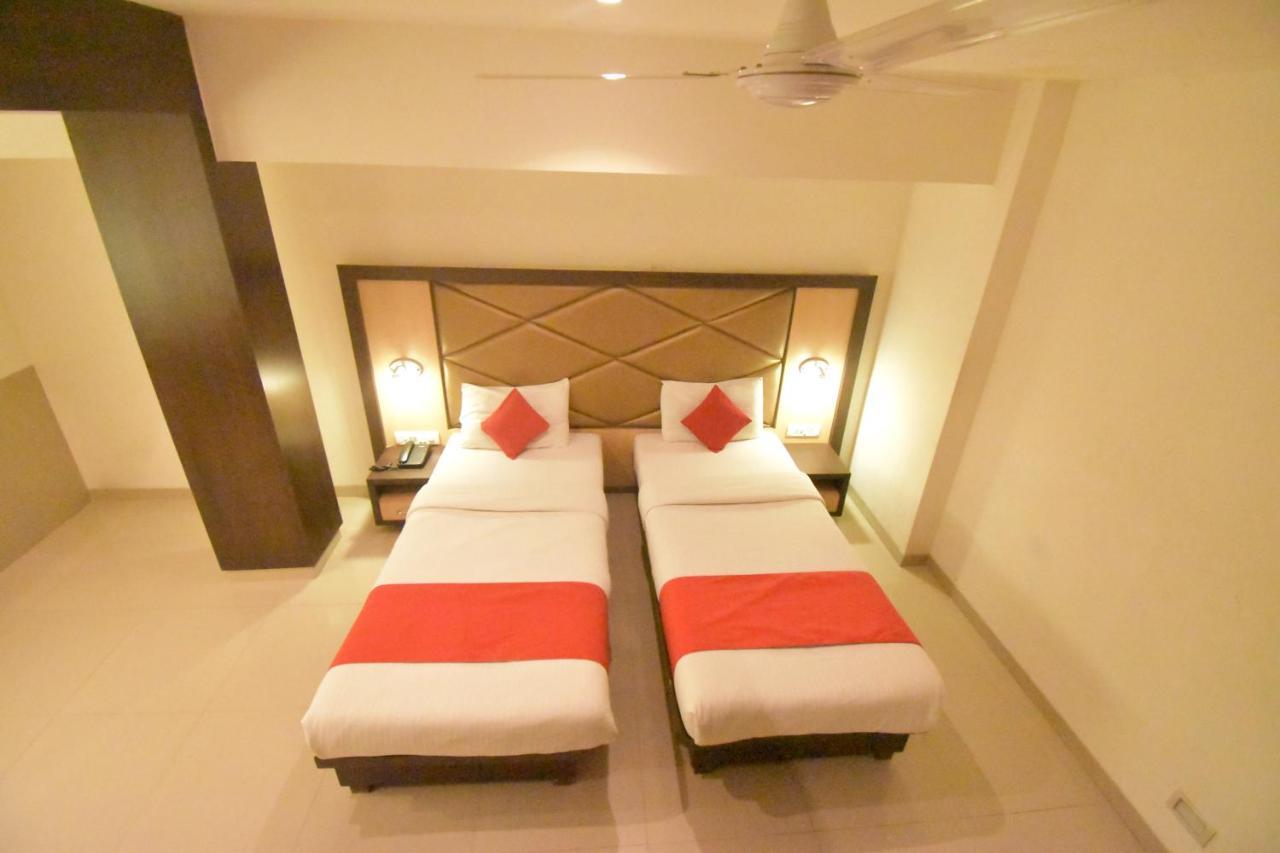Hotel Everest Lodging Nova Bombaim Exterior foto