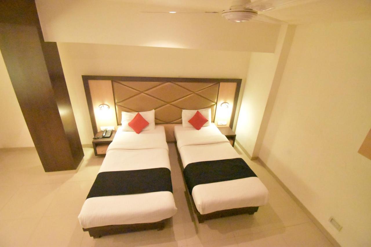 Hotel Everest Lodging Nova Bombaim Exterior foto