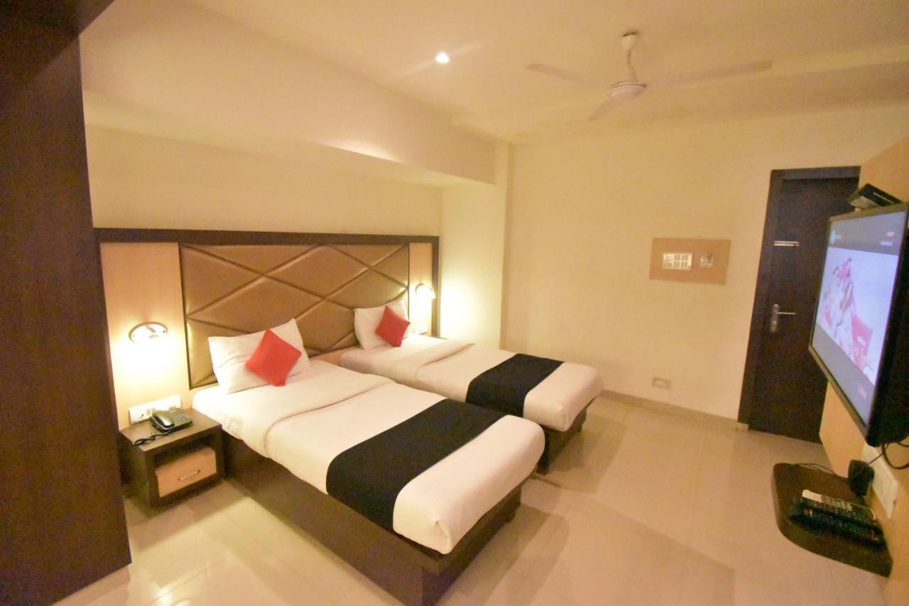 Hotel Everest Lodging Nova Bombaim Exterior foto